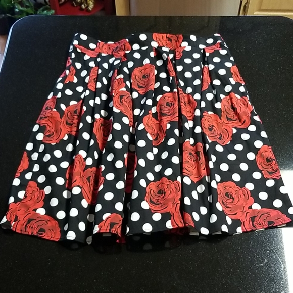 Dresses & Skirts - Rose's & Dots Skirt